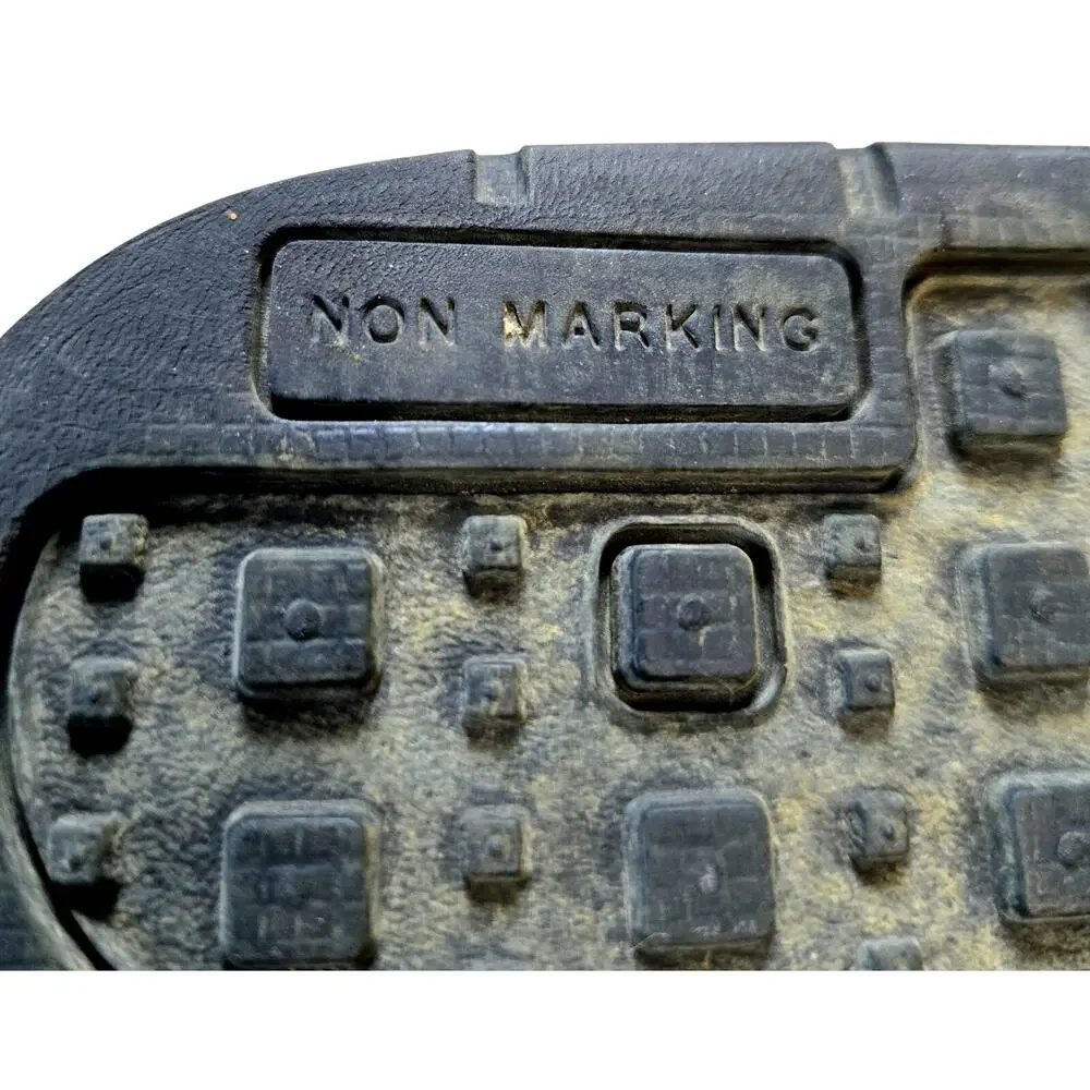 Nike Size 2Y 2 Youth Non Marking Athletic Tennis Sneaker Shoe